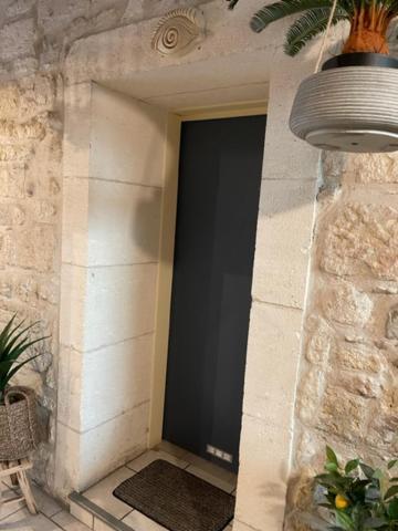 Appartement Le Rouget à Beaucaire  Extérieur photo