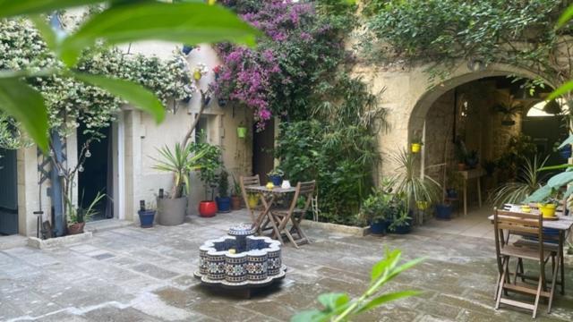 Appartement Le Rouget à Beaucaire  Extérieur photo