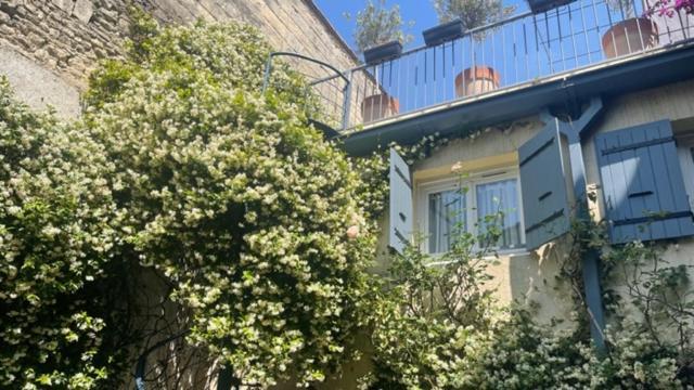 Appartement Le Rouget à Beaucaire  Extérieur photo
